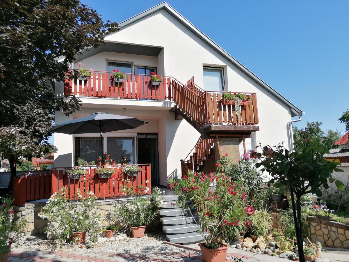 Ferienwohnung Mimi Vendeghaz Siófok Exterior foto